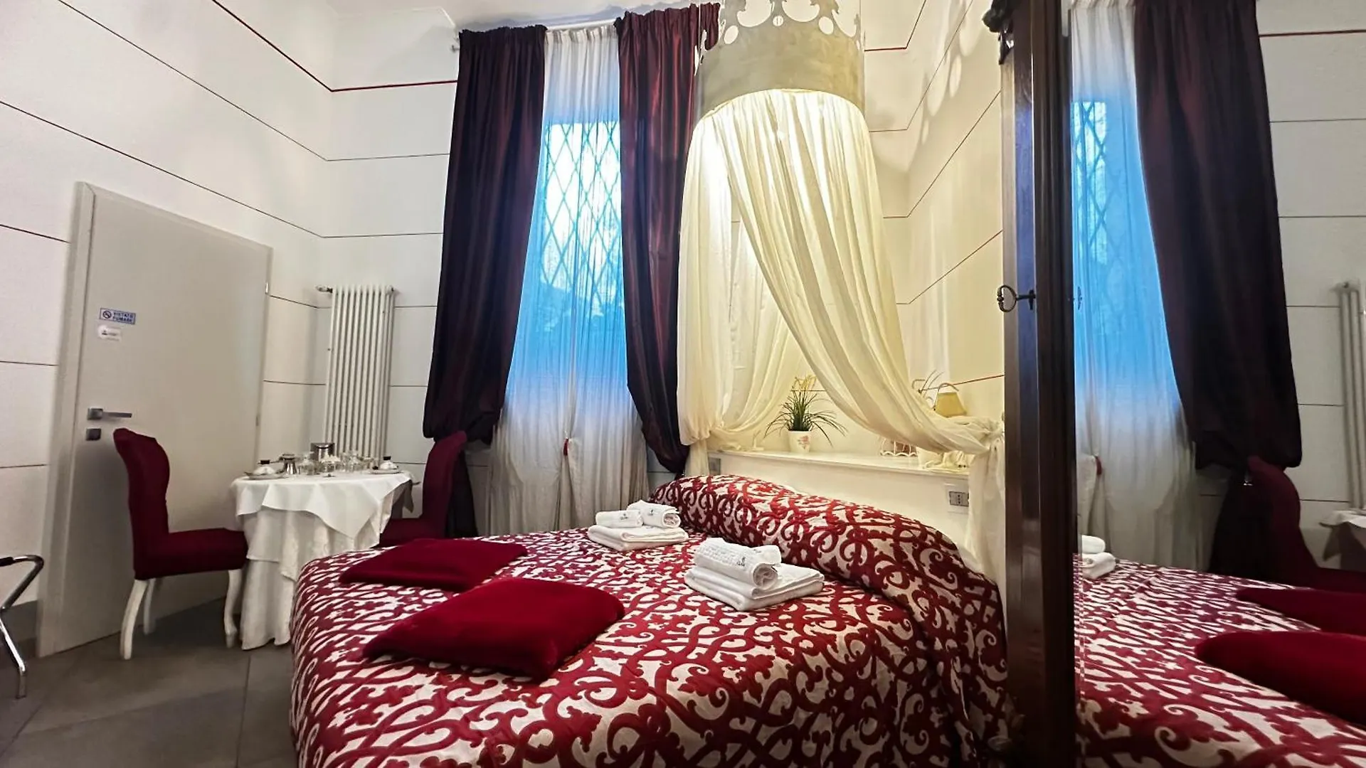 Ab Suite Bohemien B&B Bologna 2*,  Italy